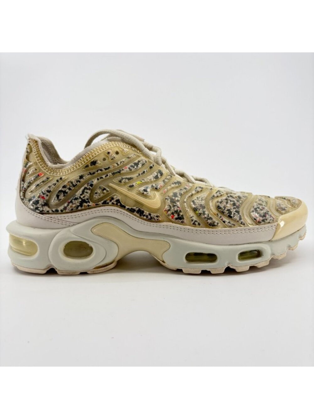 Nike Air Max Plus LX Womens Size 8 Gold Silver Athletic Running Shoes Sneakers